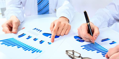 Dissimilarities between Sensitivity and Scenario Analysis