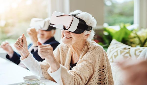 Researchers-Investigating-VR-Technology-to-Help-Improve-Balance-in-Older-People-1