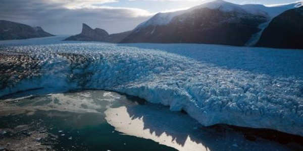 Climate-Change-Poses-a-Threat-to-the-Polar-Oceans-Abundant-Food-Webs-1