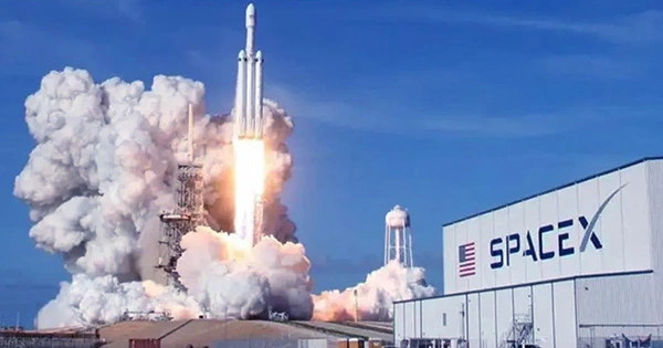 SpaceX Successfully Sends Second Classified US Spy Satellite into Orbit