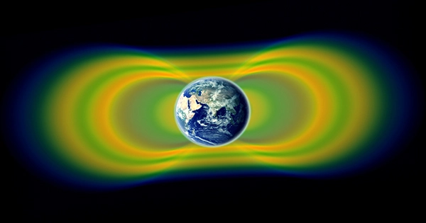 Magnetic Waves Sweep the Earth’s Core Every Seven Years, Satellites Discover