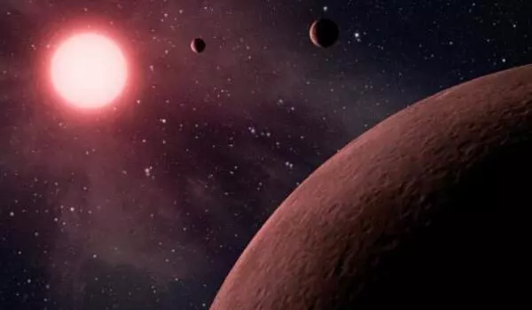 Super-Earth-Skimming-the-Red-Dwarfs-Habitable-Zone-1