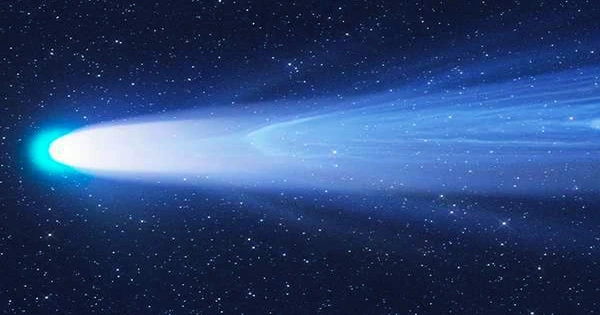 Rare Spectacular Comet Takes Home the Astronomy Photographer of the Year’s Top Honor