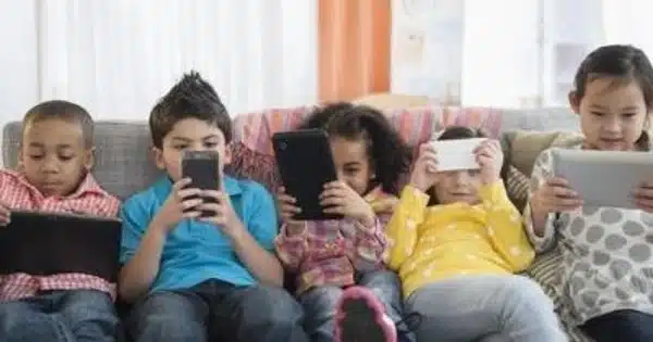 Using Digital Devices to Soothe Young Children Frequently may Backfire