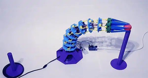 Watch-this-Soft-Snake-like-3D-Printing-Robot-Grow-as-it-Moves